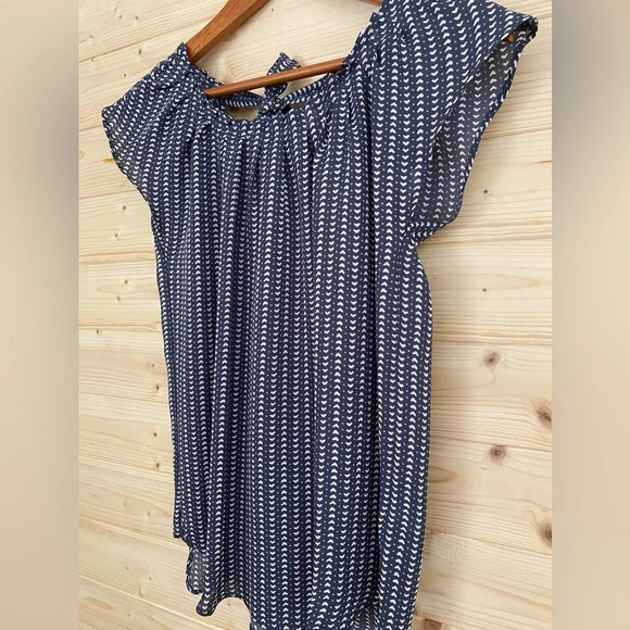 LAUREN CONRAD Women's XS Fluttered Sleeve Tie Back Gray & Cream Color Blouse - Picture 2 of 10